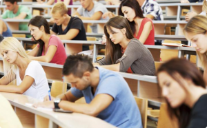 留学生作业Discussion怎么写拿高分？高校导师拆解高分逻辑与避坑指南